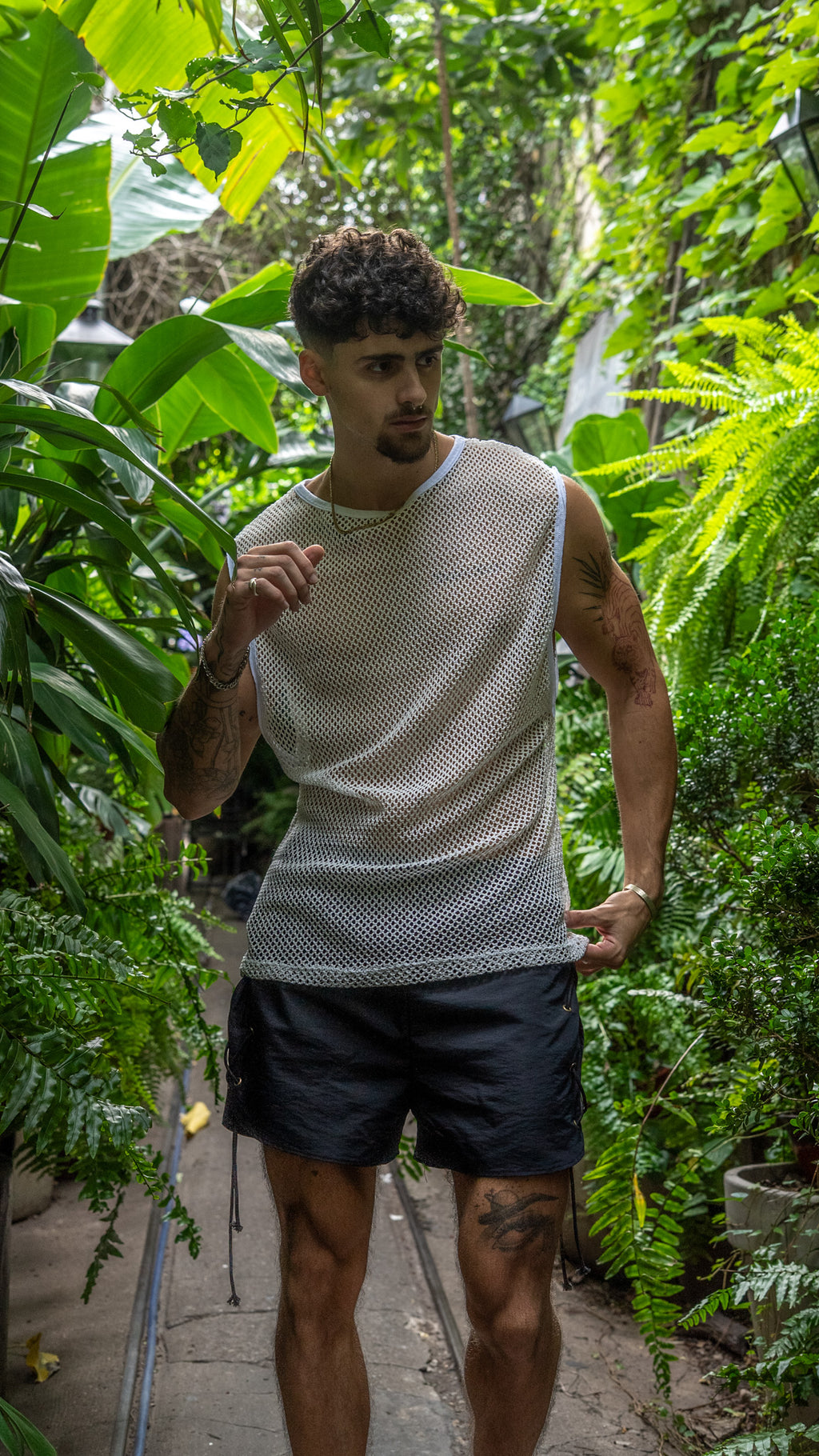 Camiseta sin magas || White