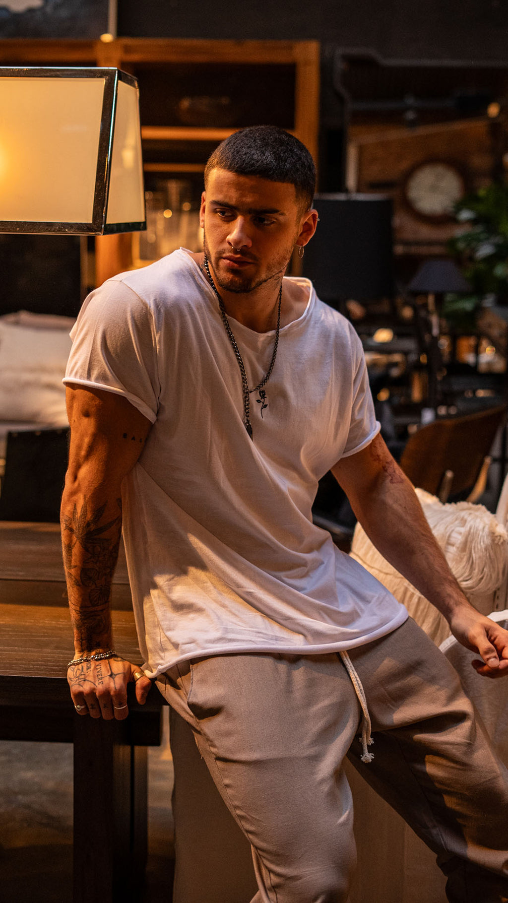 Camiseta Ibiza cuello amplio || White Center Rose