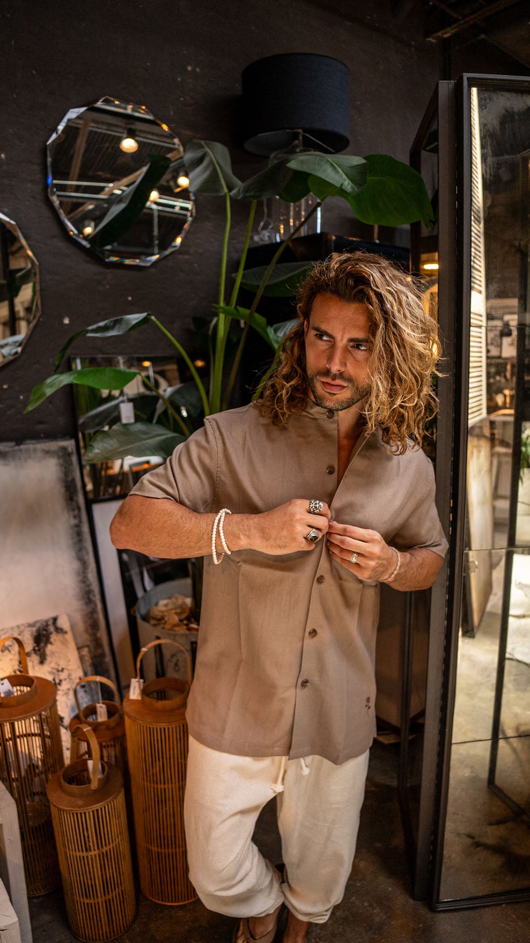 Camisa de lino cuello mao Tostada