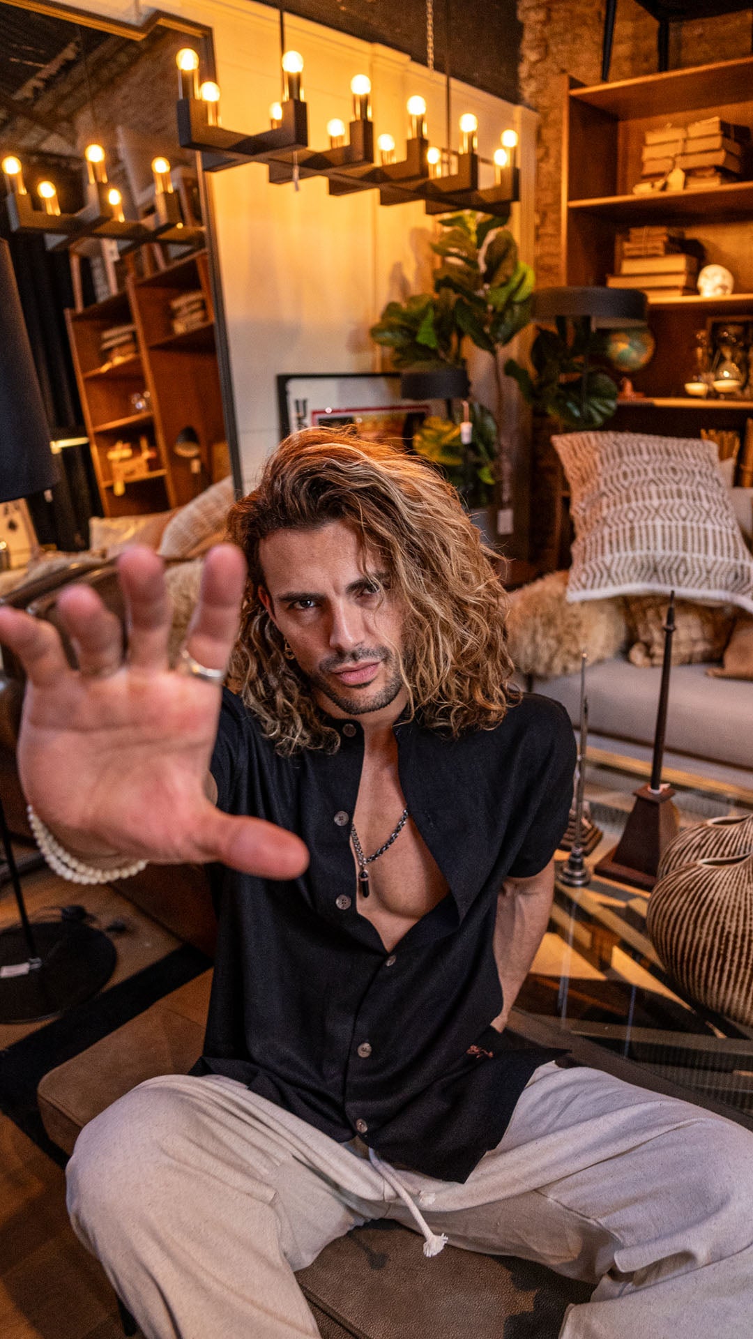 Camisa de lino cuello mao Black Bronze