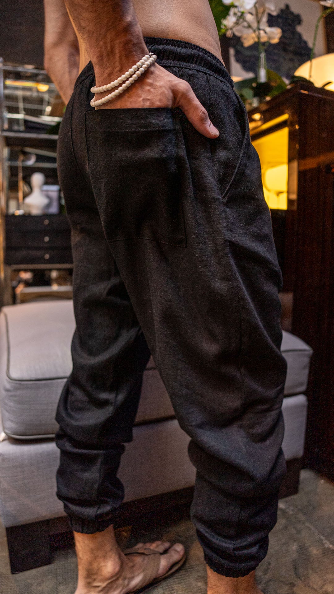 Pantalon de lino black con bajo elastico