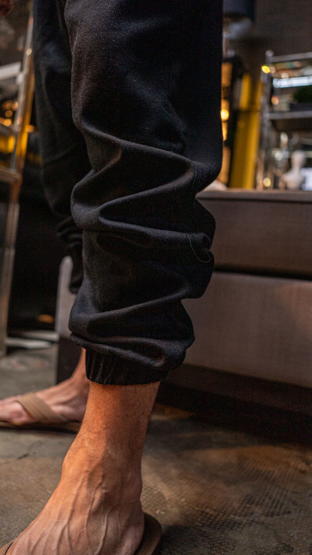 Pantalon de lino black con bajo elastico